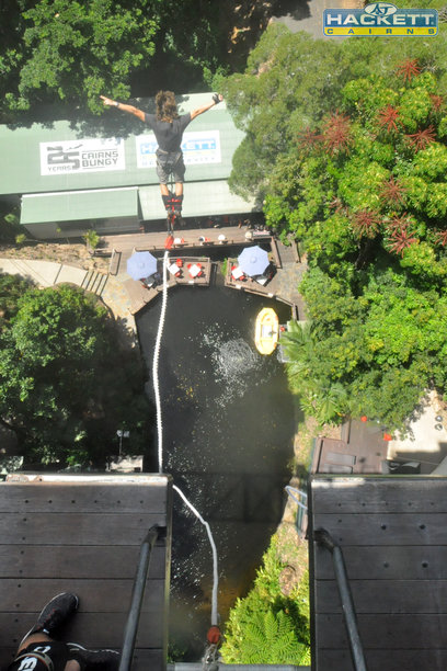 AJ Hacket: Bunjee Jumping There should be a picture of me here that shows me Bungee Jumping